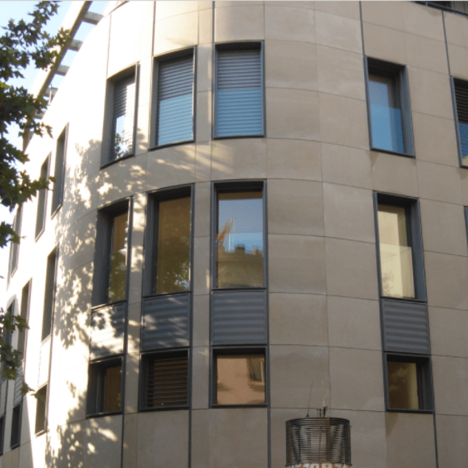 Proyecto de ventanas de aluminio en Barcelona por Construmap.