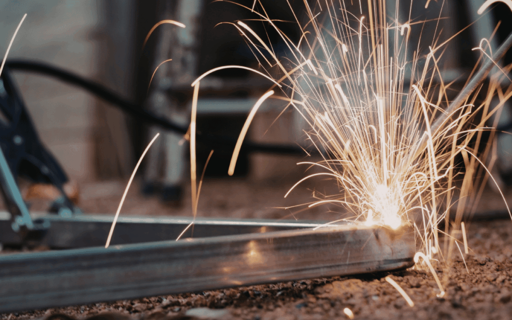 ¿Qué soluciones ofrece la carpintería metálica para modernizar y hacer eficiente todo tipo de epacios? 1 Diseño personalizado de carpintería metálica en interior